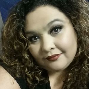 Meet your Posher, Laina